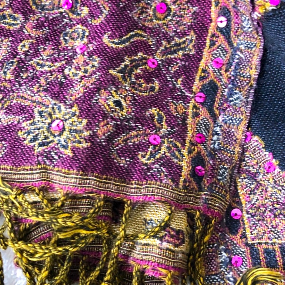 EUC pashmina shawl with payettes, large